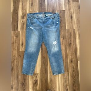 Torrid Women's boyfriend straight Distressed Jeans size 28xT NWT